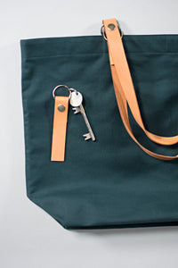 Shopper TS02 petrolgrün mit Ledergurten & passendem Schlüsselanhänger